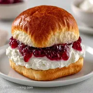 Cream Cheese Jelly Sandwich in 5 Minutes