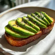 Avocado Toast with Egg in 10 Minutes