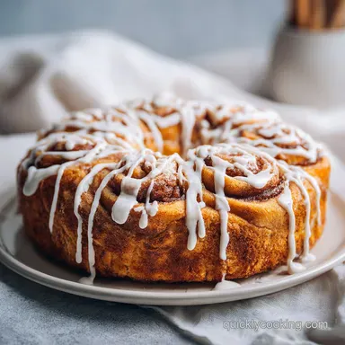 Cinnamon Roll Cake: Fluffy Baked Dessert for 15 Servings